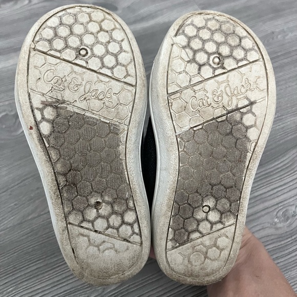 Two pairs of Cat & Jack slip-on Velcro shoes toddler boys size 8 - Picture 3 of 5